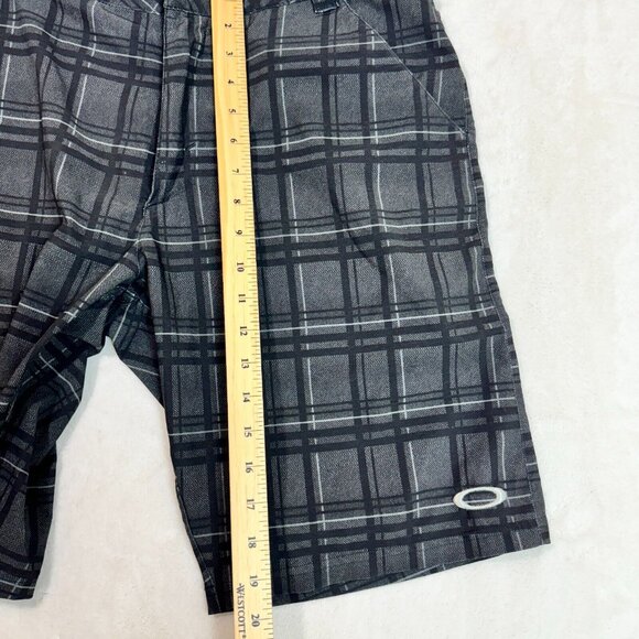 Oakley Bermuda Plaid Shorts Gray Golf Casual Active Wear Men’s Size 32W - Picture 10 of 12